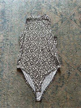 Sleeveless Leopard Print body suit